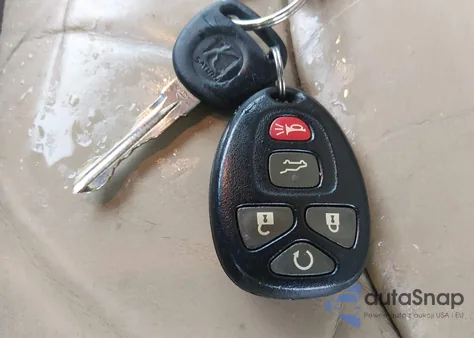 2010 Saturn Outlook Xr-L z USA, uszkodzony, nr VIN 5GZLRVED2AJ127743